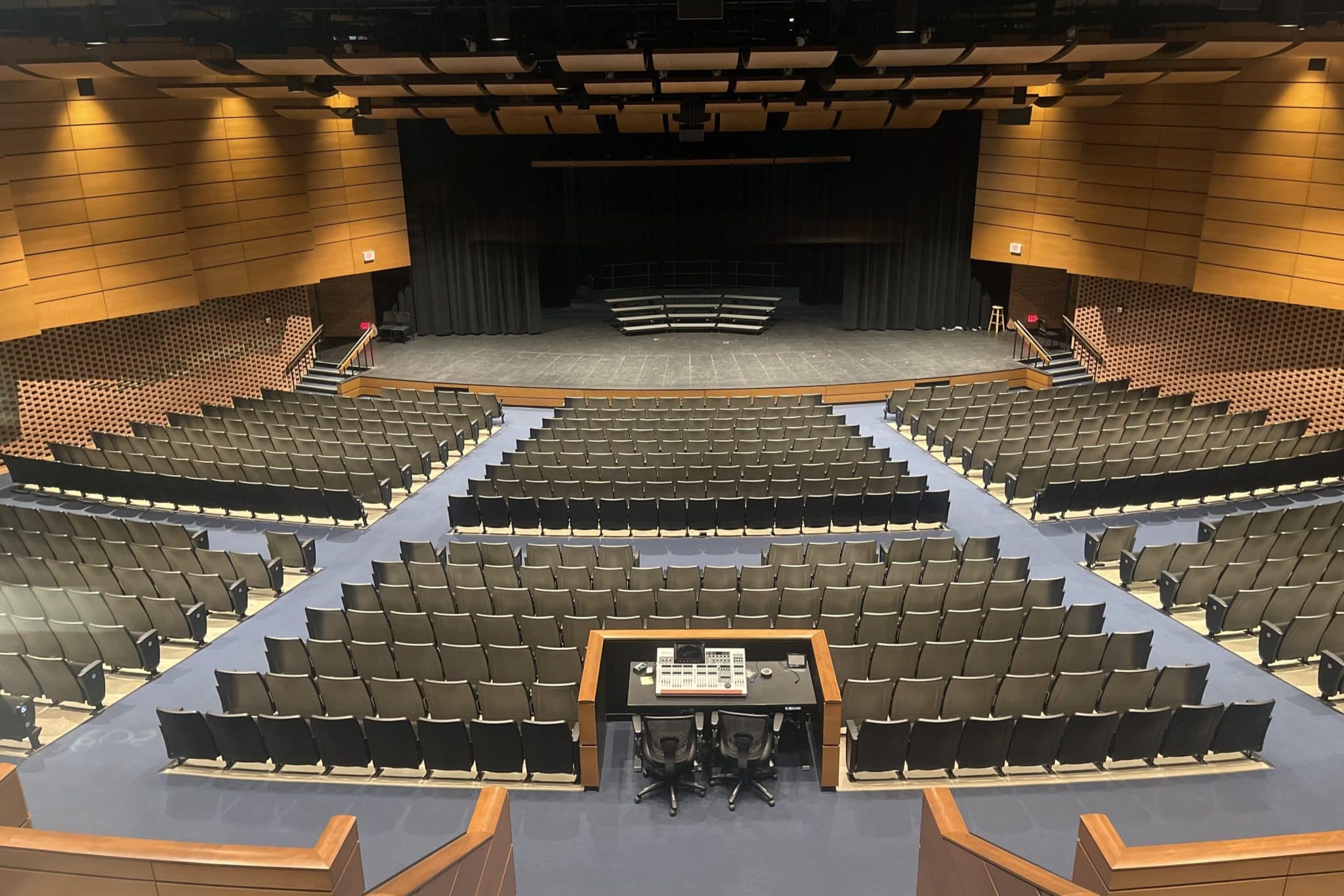 24 Hour Commercial Electrical Contractors in Racine, best commercial electricians near me, electrical contractors near racine
